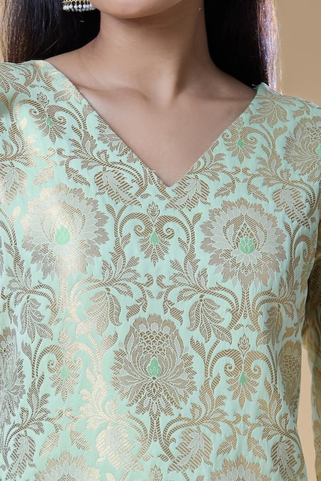 Buy_Samyukta Singhania_Green Brocade Embroidery V-neck Floral Straight Kurta With Pleated Pant 