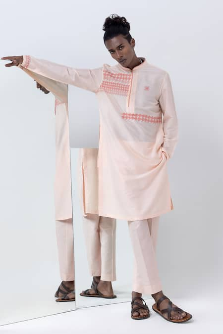 Kaha Houndstooth Applique Embroidered Kurta With Pant 