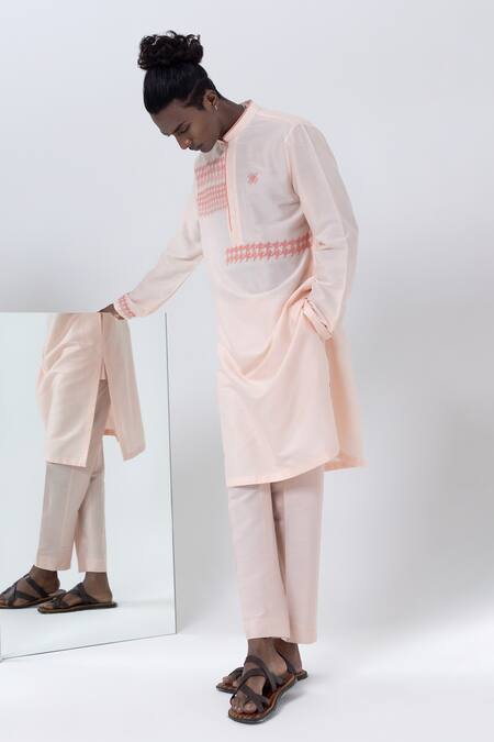 Buy Kaha Peach Cotton, Silk Applique Houndstooth Embroidered Kurta With Pant Online at Aza Fashions Buy_Kaha_Peach Cotton, Silk Applique Houndstooth Embroidered Kurta With Pant_Online_at_Aza_Fashions