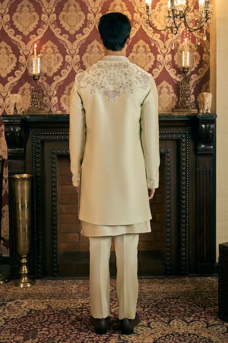 Tajiri Floral Aari Embroidered Bundi & Kurta Set 