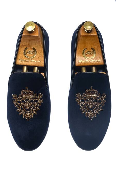 Buy Domani Blue Regal Bee Embroidered Juttis Online at Aza Fashions Buy_Domani_Blue Regal Bee Embroidered Juttis _Online_at_Aza_Fashions