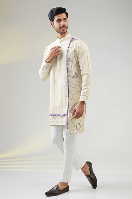 Vaani Beswal_Off White Handloom Cotton Embroidery Adrian Pleat Detailed Kurta _Online_at_Aza_Fashions