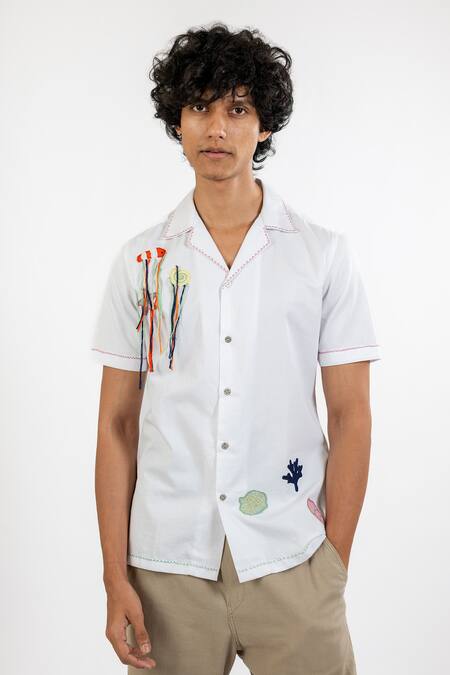 Vaani Beswal_White 100% Cotton Hand Embroidery Applique Finding Nemo Shirt _Online_at_Aza_Fashions