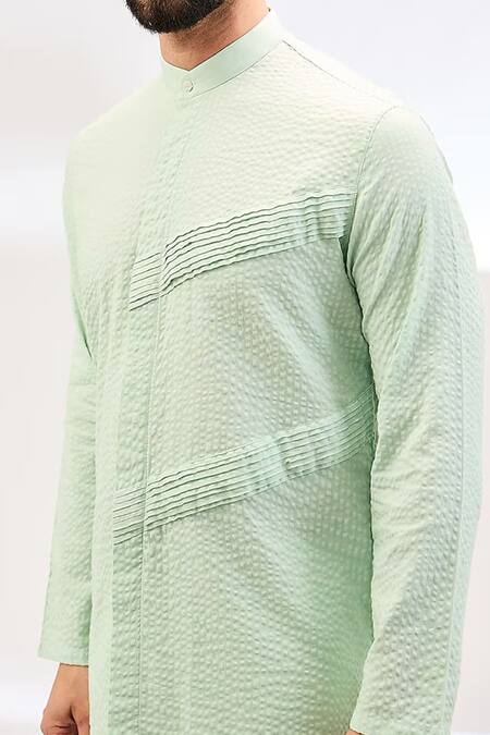 Buy_Vaani Beswal_Green 100% Cotton Seersucker Pleated Textured Kurta _Online_at_Aza_Fashions