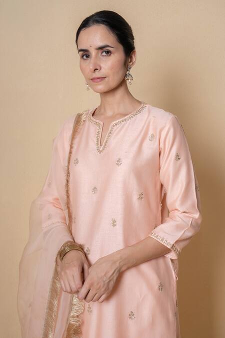 Kameez_Peach Chanderi, Organza Tassels, Wildflora Bloom Marodi Kurta Pant Set _at_Aza_Fashions