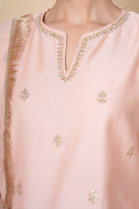 Buy_Kameez_Peach Chanderi, Organza Tassels, Wildflora Bloom Marodi Kurta Pant Set 
