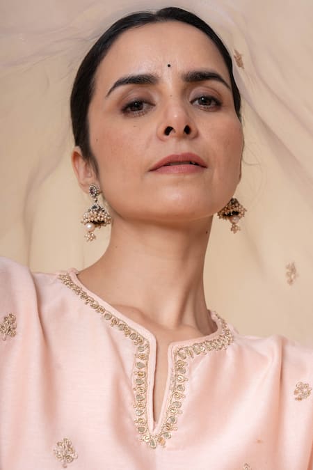 Shop_Kameez_Peach Chanderi, Organza Tassels, Wildflora Bloom Marodi Kurta Pant Set 