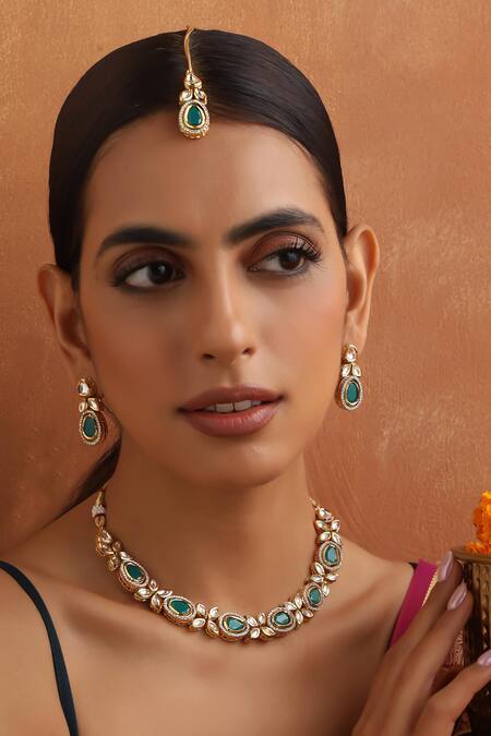 Swabhimann_Green Flower Motif Carved Jewellery Set _Online_at_Aza_Fashions