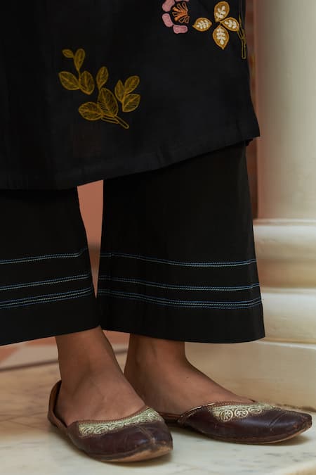 Buy Vaayu Black Muslin, Cotton Embroidery, Tassels Keyhole Neck Floral Kurta Set Buy_Vaayu_Black Muslin, Cotton Embroidery, Tassels Keyhole Neck Floral Kurta Set