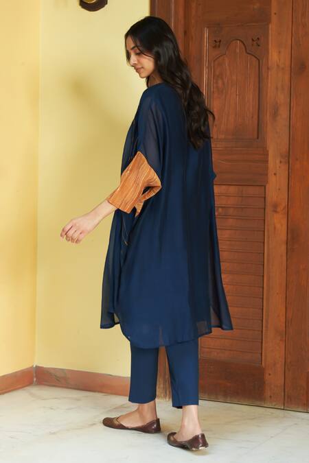 Shop Vaayu Blue Muslin, Cotton Embroidery V-neck Linear Kurta And Pant Set at Aza Fashions Shop_Vaayu_Blue Muslin, Cotton Embroidery V-neck Linear Kurta And Pant Set_at_Aza_Fashions