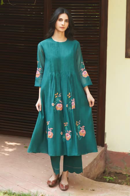 Vaayu Floral Embroidered Kurta & Pant Set 