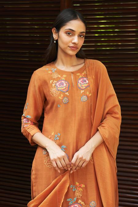Buy_Vaayu_Orange Muslin, Cotton Embroidery Round Neck Floral Kurta Set_Online_at_Aza_Fashions
