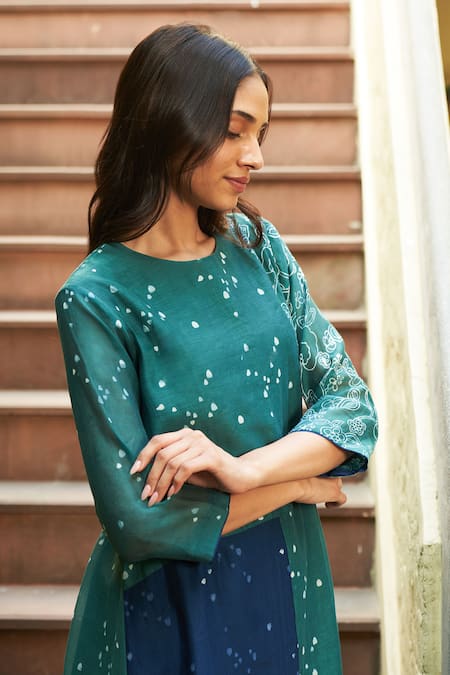 Vaayu_Green Muslin, Cotton Round Neck Color Blocked Printed Kurta Set_at_Aza_Fashions