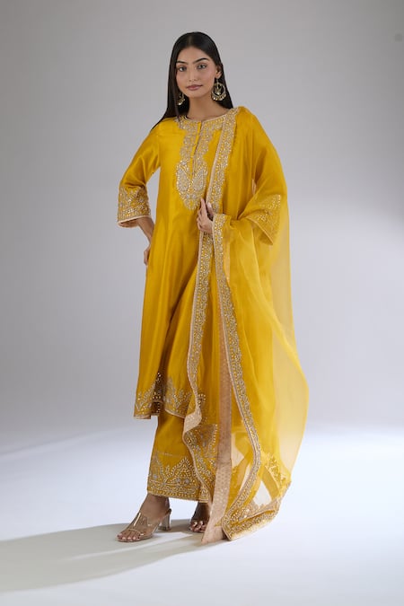 Sheetal Batra Yellow Cotton, Chiffon Embroidery Round Neck Floral Gota Patti Kurta Set at Aza Fashions Sheetal Batra_Yellow Cotton, Chiffon Embroidery Round Neck Floral Gota Patti Kurta Set _at_Aza_Fashions