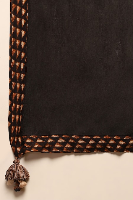 Buy Ritu Kumar Black Viscose, Chiffon, Lycra Embroidery Round Meraki Paisley Print Kurta Set Buy_Ritu Kumar_Black Viscose, Chiffon, Lycra Embroidery Round Meraki Paisley Print Kurta Set