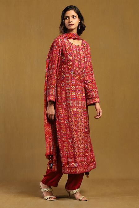 Buy Ritu Kumar Red Viscose, Chiffon Embroidery Round Neck Peru Geometric Print Kurta Pant Set Online at Aza Fashions Buy_Ritu Kumar_Red Viscose, Chiffon Embroidery Round Neck Peru Geometric Print Kurta Pant Set _Online_at_Aza_Fashions
