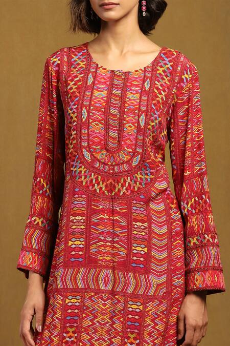 Shop Ritu Kumar Red Viscose, Chiffon Embroidery Round Neck Peru Geometric Print Kurta Pant Set Online at Aza Fashions Shop_Ritu Kumar_Red Viscose, Chiffon Embroidery Round Neck Peru Geometric Print Kurta Pant Set _Online_at_Aza_Fashions