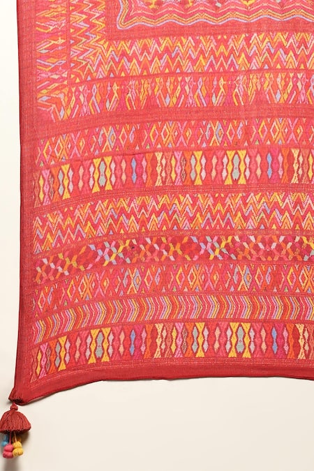 Buy Ritu Kumar Red Viscose, Chiffon Embroidery Round Neck Peru Geometric Print Kurta Pant Set Buy_Ritu Kumar_Red Viscose, Chiffon Embroidery Round Neck Peru Geometric Print Kurta Pant Set