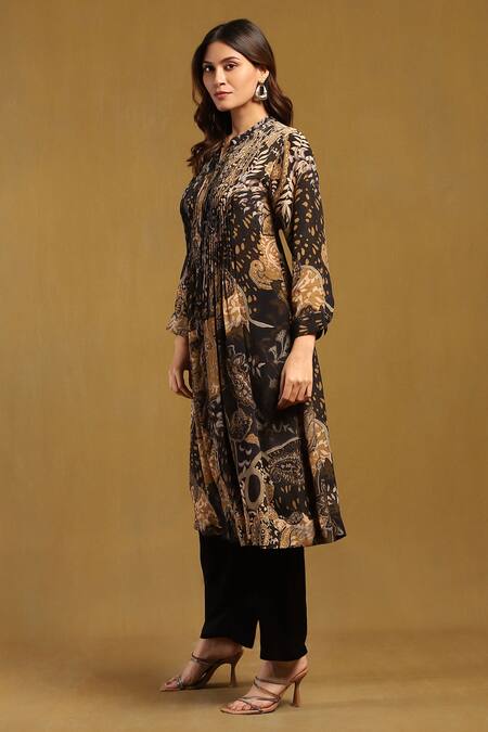 Ritu Kumar Black Viscose Crepe Notched Dewey Pleated Kurta Online at Aza Fashions Ritu Kumar_Black Viscose Crepe Notched Dewey Pleated Kurta _Online_at_Aza_Fashions