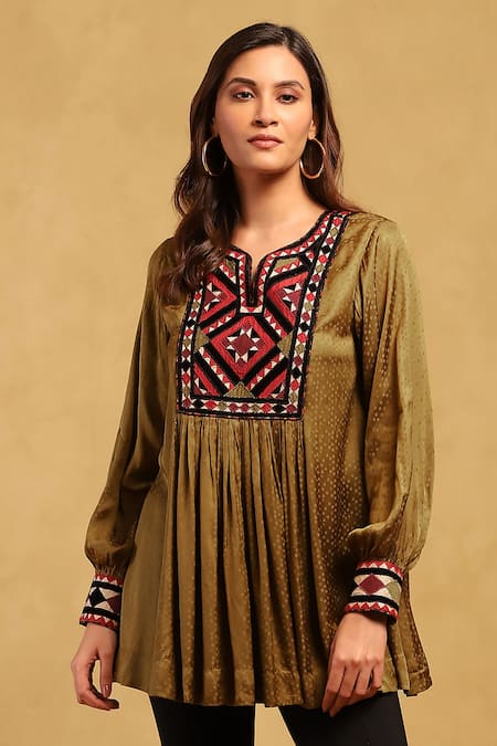 Ritu Kumar_Green Viscose Satin Dobby Collared V Military Geometric Pattern Yoke Kurta _Online_at_Aza_Fashions