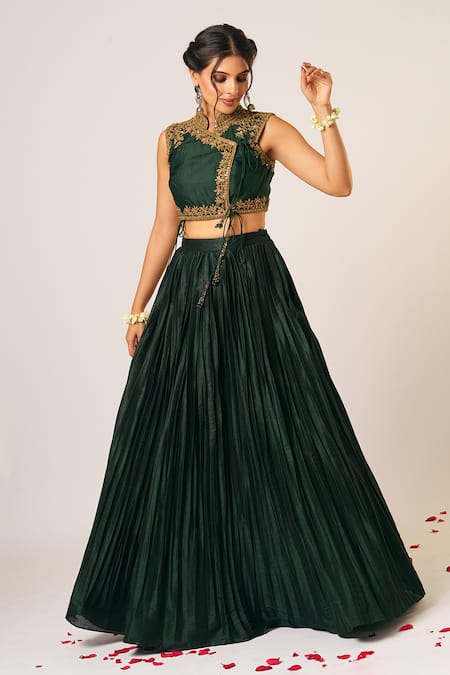 Aayushi Maniar Ragini Floral Embroidered Blouse With Lehenga 