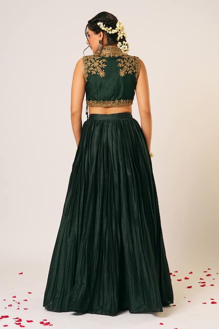 Aayushi Maniar Ragini Floral Embroidered Blouse With Lehenga 