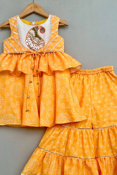 Label Neeti_Yellow Muslin, Cotton Gota Patti, Embroidery Bandhani Printed Kurta Set _Online_at_Aza_Fashions