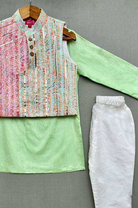 Label Neeti Green , Satin Gota Patti Paisley Embellished Kurta Set Online at Aza Fashions Label Neeti_Green , Satin Gota Patti Paisley Embellished Kurta Set _Online_at_Aza_Fashions