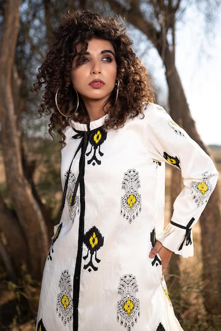 Buy_The Home Affair_White Silk, Cotton Round Neck Hand Block Print Motif Jacket _Online_at_Aza_Fashions