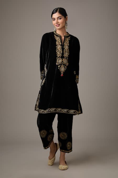 STUDIO A Crest Bloom Aari Embroidered Velvet Kurta With Pakistani Salwar 