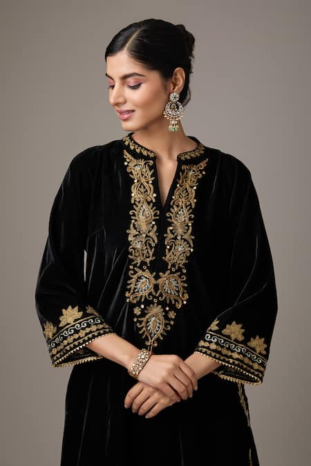 Buy_Studio A_Black Velvet Embroidery Round Crest Bloom Aari Kurta With Pakistani Salwar _Online_at_Aza_Fashions