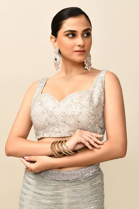 Buy_Kalighata_Grey Organza Sequins Sweetheart Neck Stripe Embroidered Saree With Blouse 