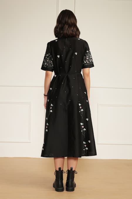 Shop Arcvsh By Pallavi Singh Black Silk, Chanderi Embroidery Round Neck Abstract Print Midi Dress at Aza Fashions Shop_Arcvsh By Pallavi Singh_Black Silk, Chanderi Embroidery Round Neck Abstract Print Midi Dress _at_Aza_Fashions