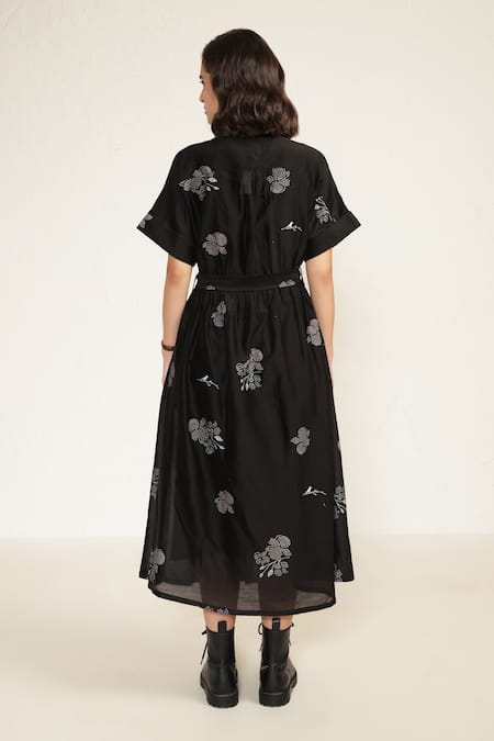Shop Arcvsh By Pallavi Singh Black Chanderi, Silk Embroidery Collared Abstract Print Midi Dress at Aza Fashions Shop_Arcvsh By Pallavi Singh_Black Chanderi, Silk Embroidery Collared Abstract Print Midi Dress _at_Aza_Fashions