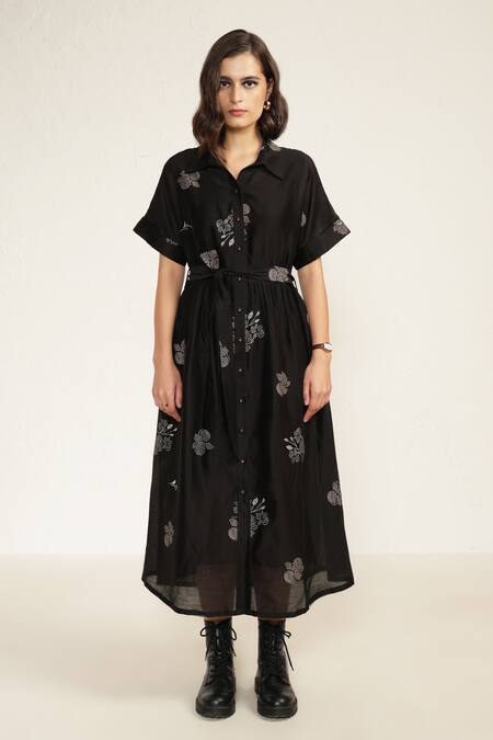 Arcvsh By Pallavi Singh Black Chanderi, Silk Embroidery Collared Abstract Print Midi Dress Online at Aza Fashions Arcvsh By Pallavi Singh_Black Chanderi, Silk Embroidery Collared Abstract Print Midi Dress _Online_at_Aza_Fashions