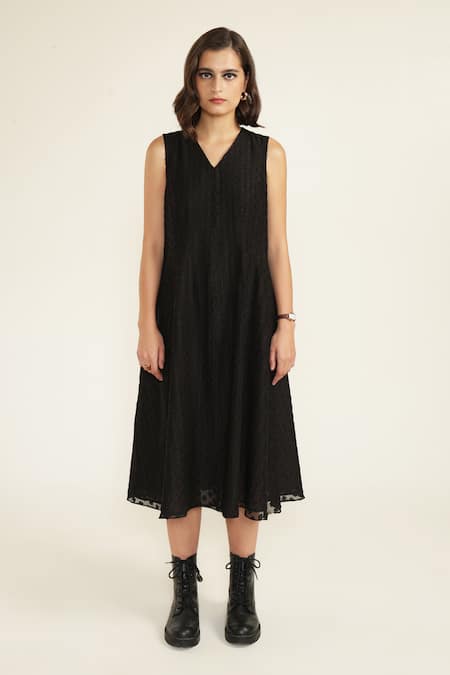 Arcvsh By Pallavi Singh Black Brocade, Organza Embroidery V-neck Plain Dress With Jacket Online at Aza Fashions Arcvsh By Pallavi Singh_Black Brocade, Organza Embroidery V-neck Plain Dress With Jacket _Online_at_Aza_Fashions