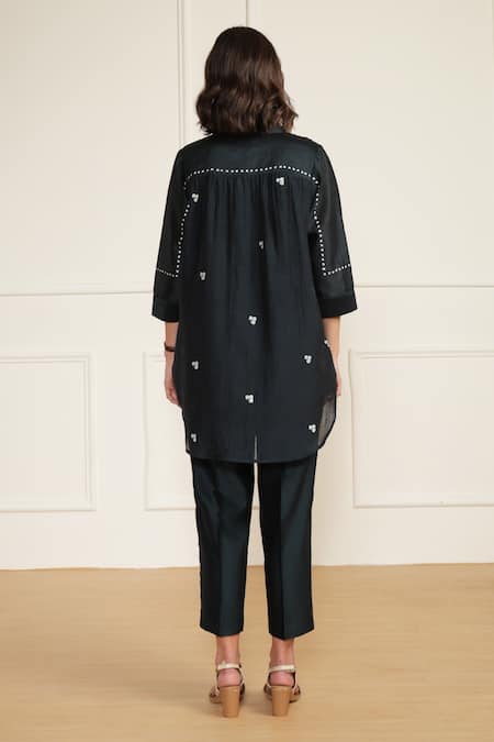 Shop Arcvsh By Pallavi Singh Blue Silk, Cotton, Chanderi Embroidery Collared Printed Top And Pant Set at Aza Fashions Shop_Arcvsh By Pallavi Singh_Blue Silk, Cotton, Chanderi Embroidery Collared Printed Top And Pant Set _at_Aza_Fashions