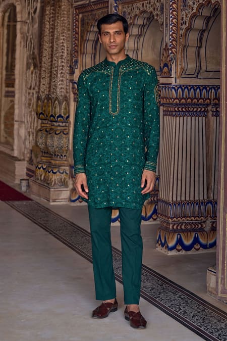 Kalista Aryan Paisley Motif Kurta & Pant Set 