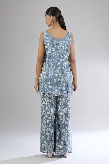 Shop Peachoo Blue Embroidery Resham Round Neck Floral Tunic at Aza Fashions Shop_Peachoo_Blue Embroidery Resham Round Neck Floral Tunic_at_Aza_Fashions