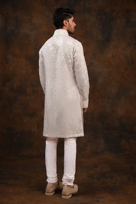 Char Chaand Chikankari Blossom Embroidered Kurta 
