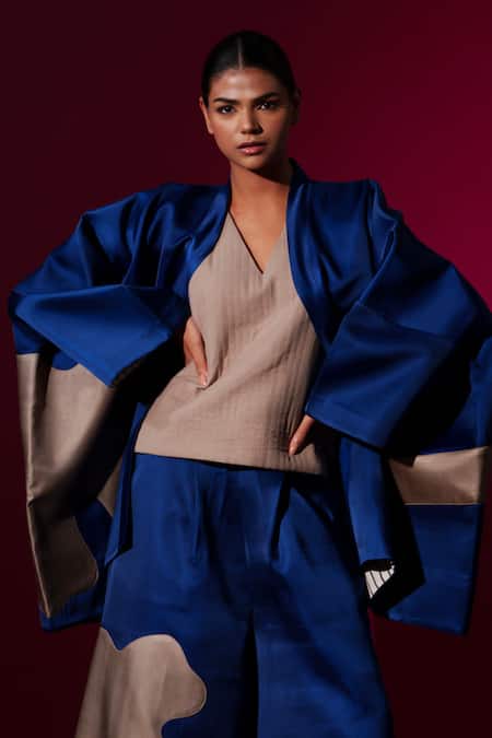 Stoique Discovery V-Neck Quilted Top 