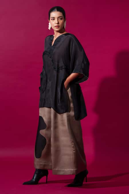 Buy_Stoique_Black Silk Pearls Split V-neck Flamingo Embroidered Asymmetric Kaftan 