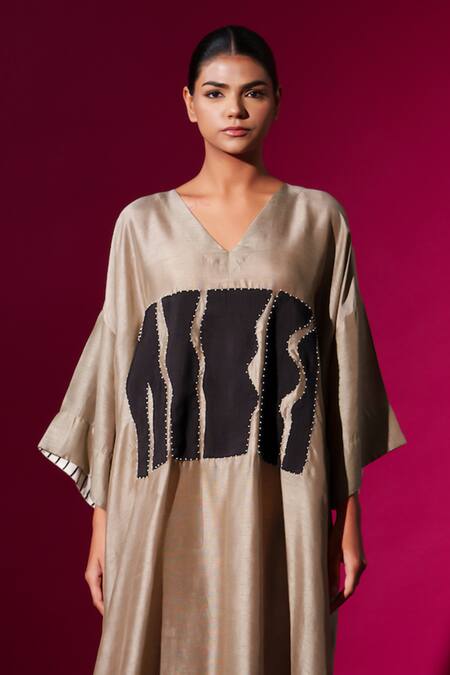 Buy Stoique Grey Muslin, Silk V-neck Heaven Color Block Detailed Kaftan Dress Online at Aza Fashions Buy_Stoique_Grey Muslin, Silk V-neck Heaven Color Block Detailed Kaftan Dress _Online_at_Aza_Fashions