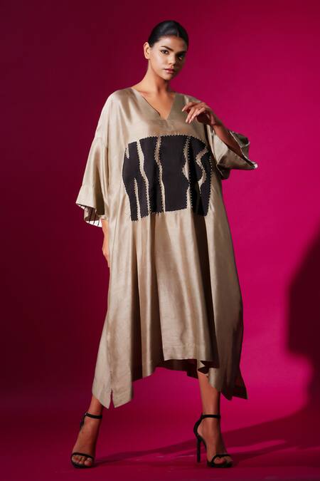 Stoique_Grey Muslin, Silk V-neck Heaven Color Block Detailed Kaftan Dress _at_Aza_Fashions