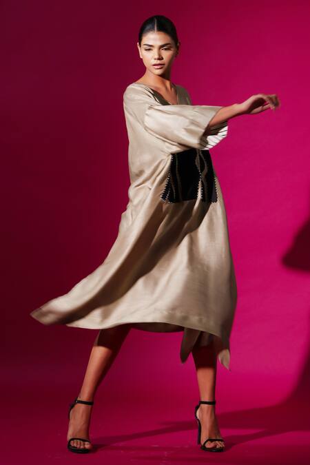 Buy_Stoique_Grey Muslin, Silk V-neck Heaven Color Block Detailed Kaftan Dress 