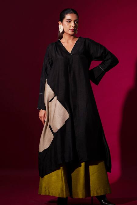 Buy_Stoique_Black Mysore Silk Embroidered Applique V Neck Jasper Contrast Detailed Tunic _Online_at_Aza_Fashions
