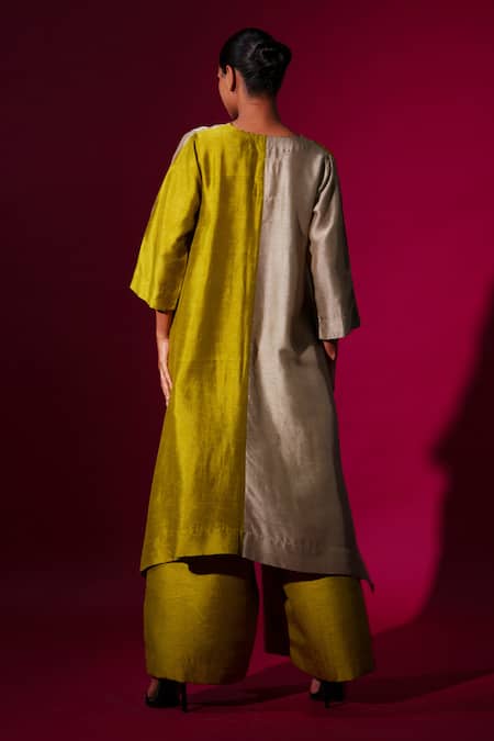 Shop_Stoique_Green Mysore Silk Color Blocking V Neck Onyx Blocked Tunic _at_Aza_Fashions