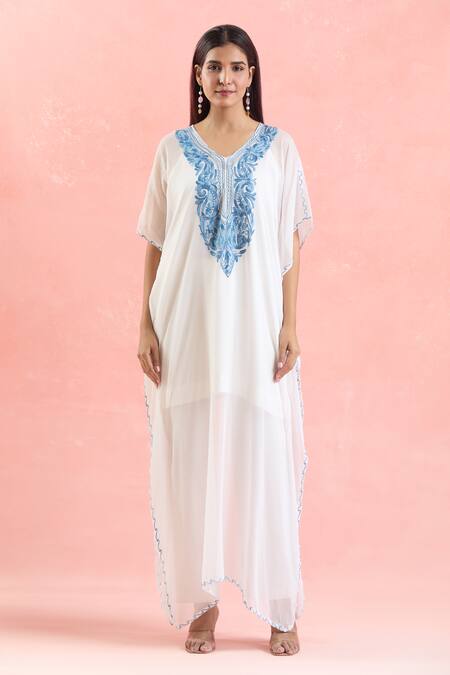 Samyukta Singhania White Georgette Embroidery V-neck Paisley Kaftan Online at Aza Fashions Samyukta Singhania_White Georgette Embroidery V-neck Paisley Kaftan_Online_at_Aza_Fashions