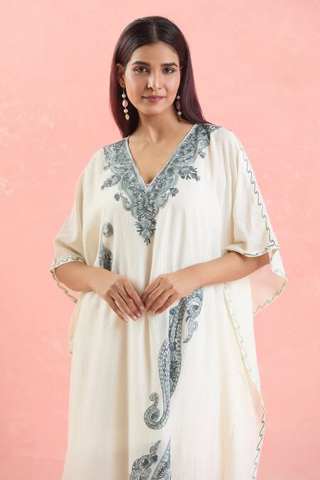 Buy_Samyukta Singhania_White Cotton Embroidery Plunge Neck Paisley Kaftan_Online_at_Aza_Fashions