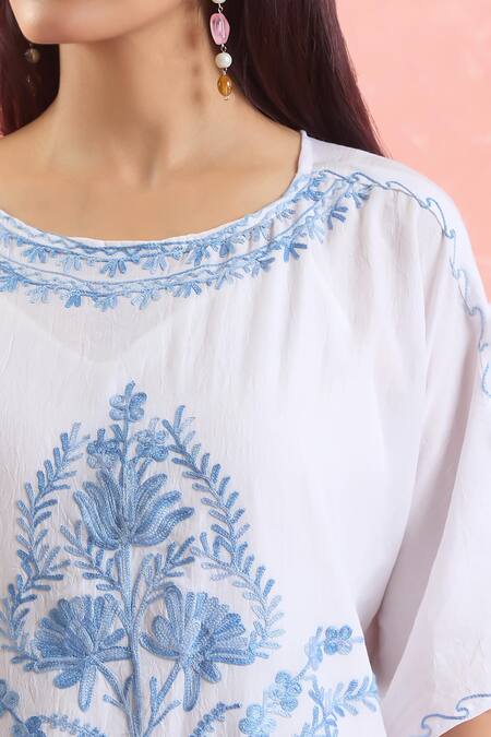 Buy Samyukta Singhania White Cotton Embroidery Boat Neck Bouquet Kaftan Online at Aza Fashions Buy_Samyukta Singhania_White Cotton Embroidery Boat Neck Bouquet Kaftan_Online_at_Aza_Fashions